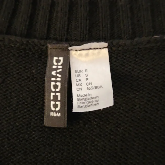 DIVIDED & H&M BLACK LONG SLEEVE CROPPED SWEATER SIZE S - Picture 2 of 3